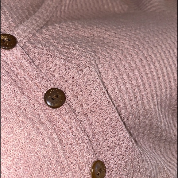 Ruffled long sleeve top! - Picture 3 of 5